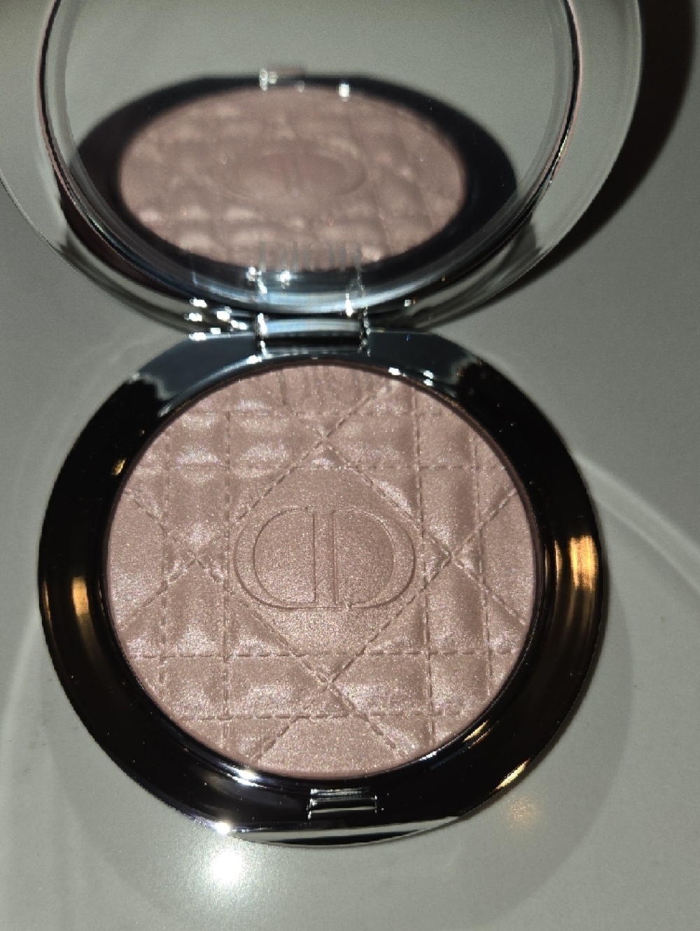 Dior Forever Glow Luminizer - 03 Pink Halo - Picture 5 of 5
